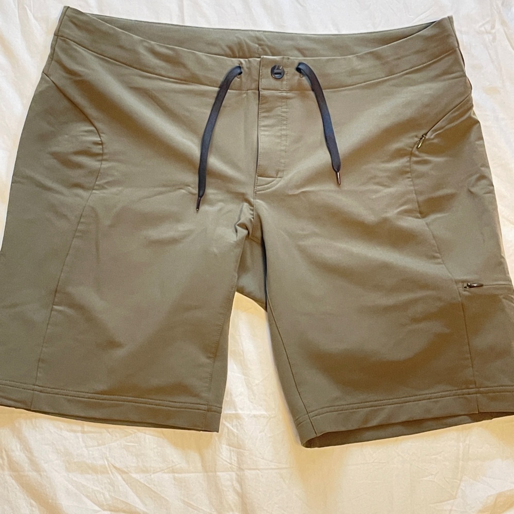 Eastern Mountain Sports Khaki Cargo Shorts